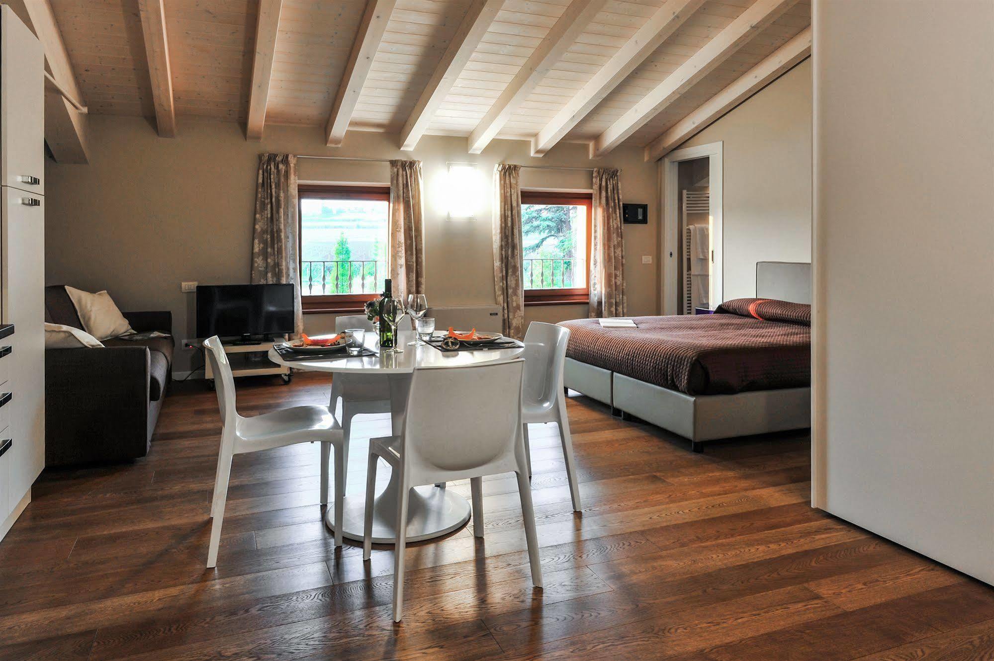 Belvivere Suites Sona Exterior foto